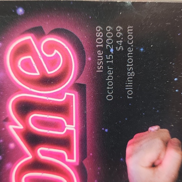 U2 ROLLING STONE MAGAZINE, ISSUE 1089, Oct 15, 2009: U2 LIVE from outer space - Picture 3 of 17